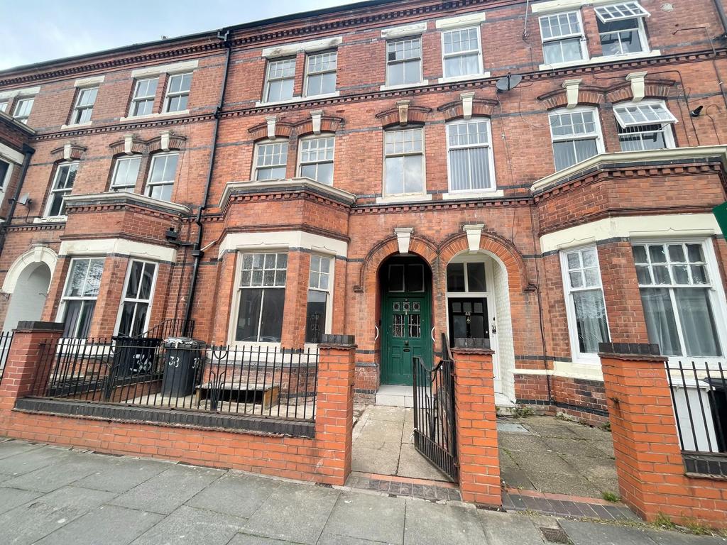 Highfield Street, Leicester 6 bed terraced house £1,900 pcm (£438 pw)