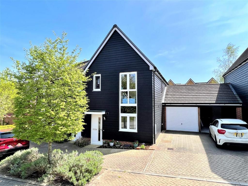 Campion Close, Ashford 2 bed semidetached house for sale £350,000