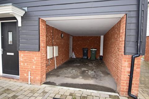 28 Nuthatch Drive, Finberry, Ashford, TN25 7AA