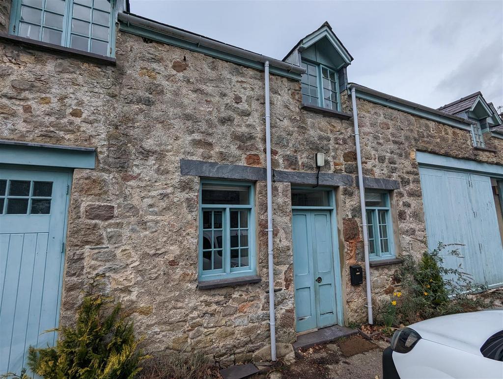 Vaynol Park, Bangor 2 bed house to rent £695 pcm (£160 pw)