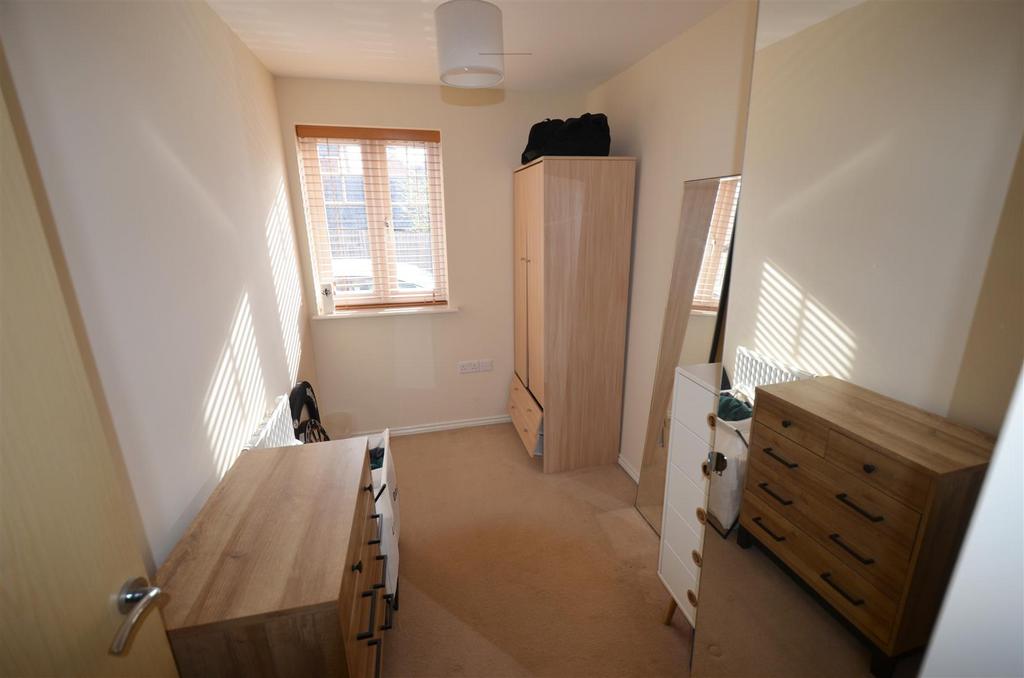 Bed 2.jpg