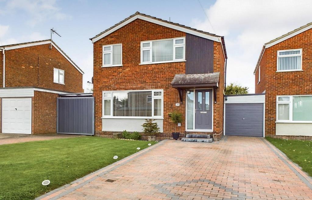 Ramsey Chase, Latchingdon 3 bed detached house for sale £400,000