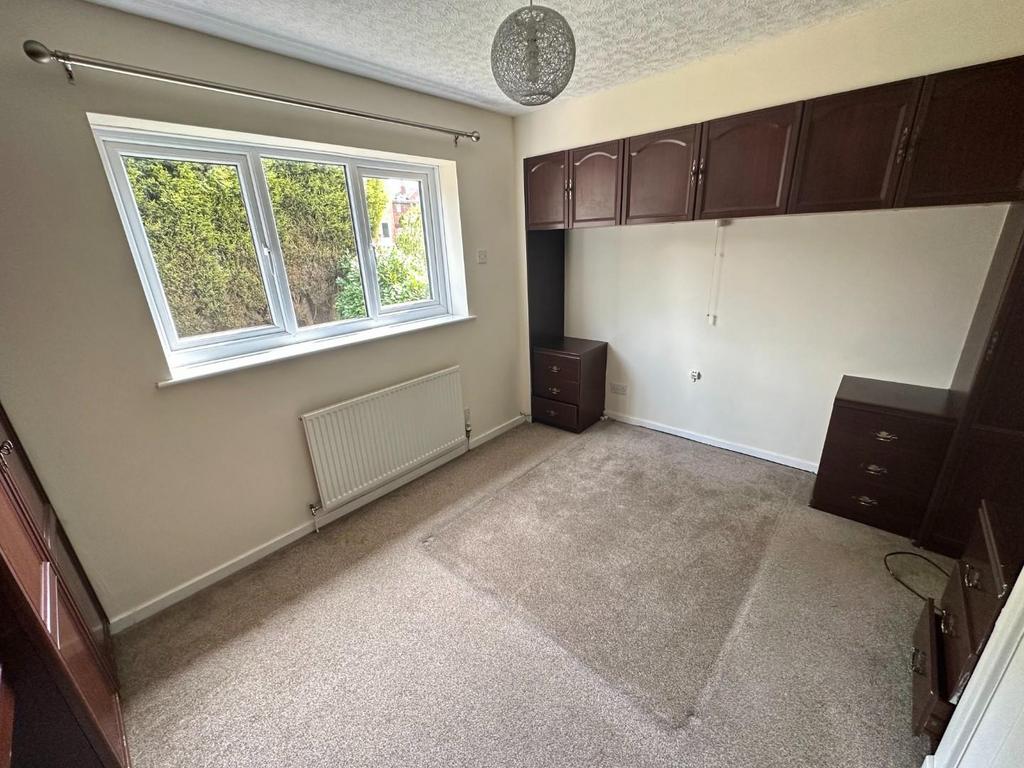 Dexter Way, Birchmoor, Tamworth... 2 bed semidetached house £825 pcm