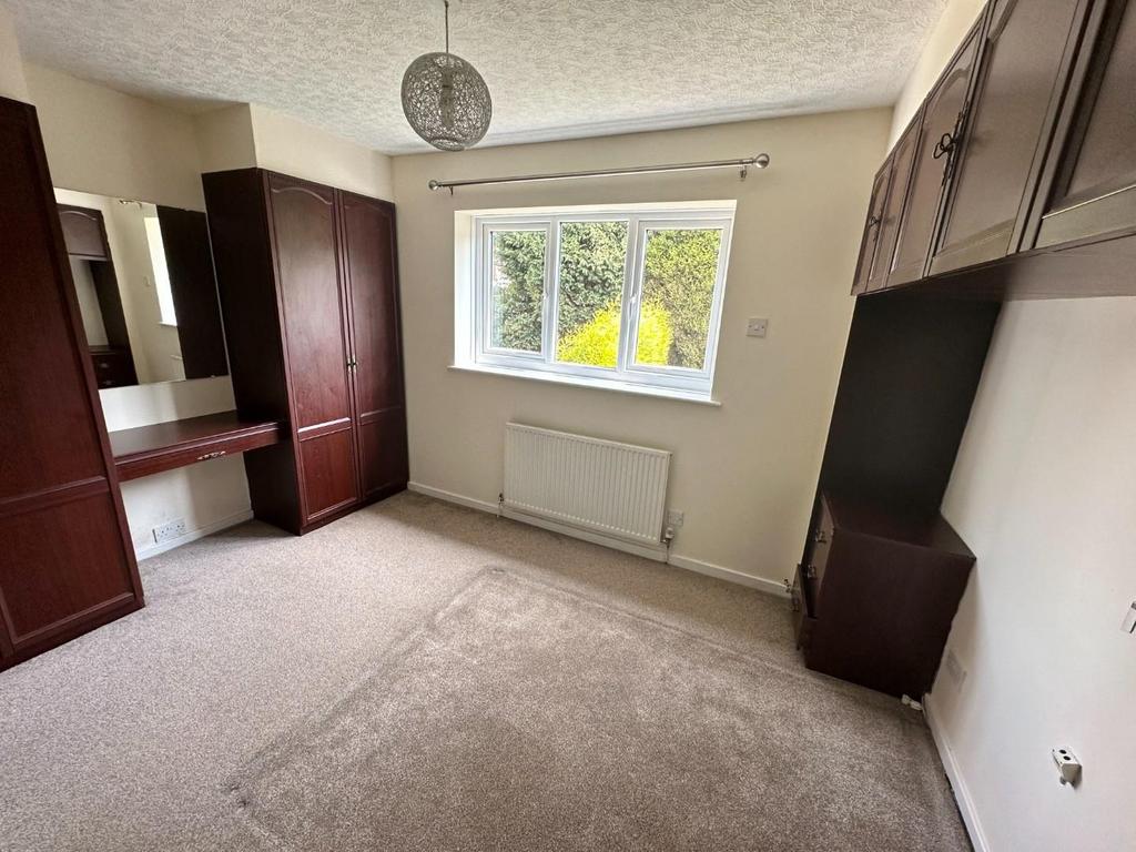 Dexter Way, Birchmoor, Tamworth... 2 bed semidetached house £825 pcm