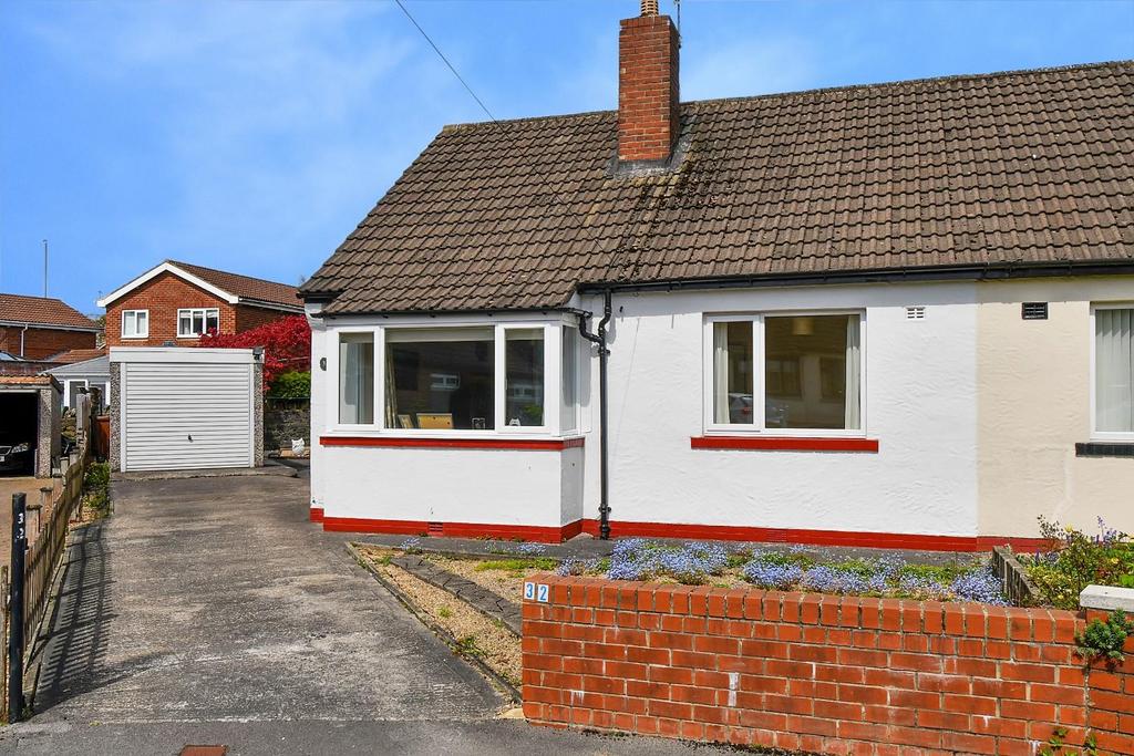 Moorlands Avenue, Yeadon, Leeds 2 bed semidetached bungalow £295,000
