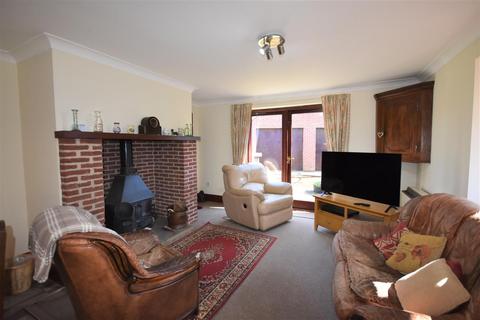 3 bedroom detached house for sale, Main Street, Sutton On Trent