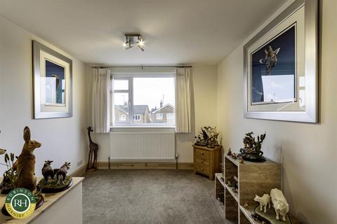 31 Clifton Drive, Sprotbrough, Doncaster, DN5 7NL