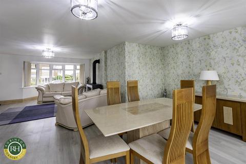 31 Clifton Drive, Sprotbrough, Doncaster, DN5 7NL