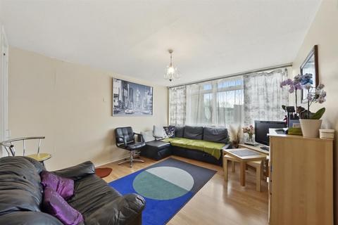 31 Eskdale Close, Wembley, HA9 8XB