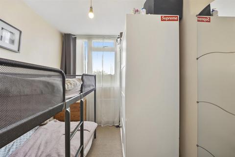 31 Eskdale Close, Wembley, HA9 8XB
