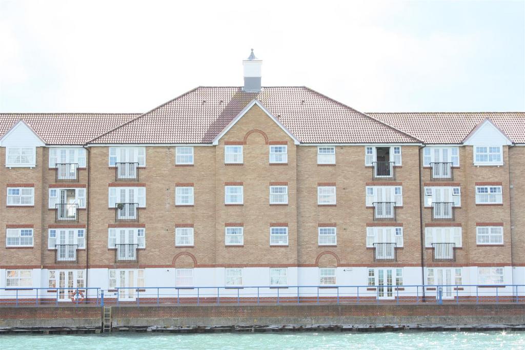 Anchor Close, Shoreham by Sea 2 bed apartment to rent £1,250 pcm (£