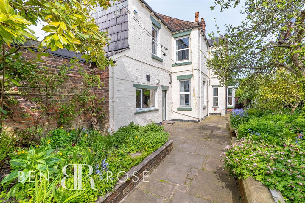 Bolton Road, Chorley 4 bed semidetached house for sale £319,995