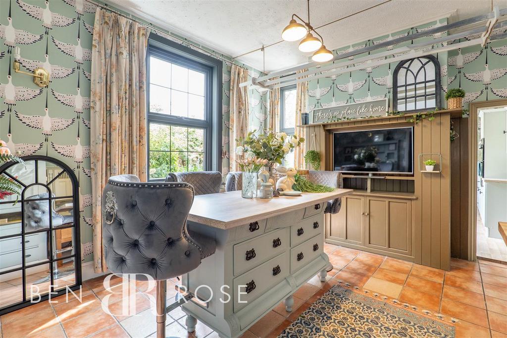 Dining/Breakfast Room