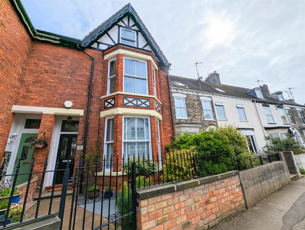 Eastbourne Road, Hornsea 5 bed terraced house for sale £295,000