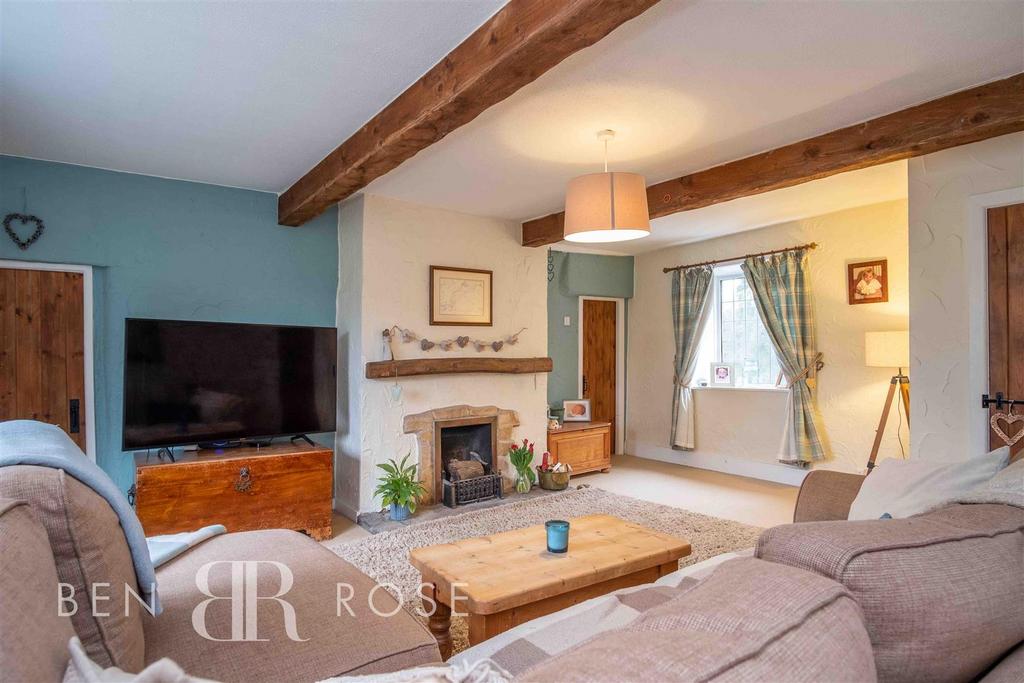 Blackburn Road, Higher Wheelton, Chorley 4 bed terraced house for sale