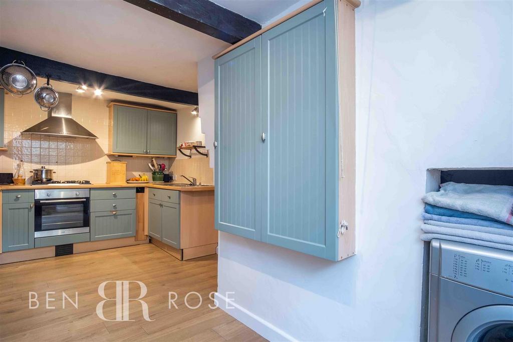 Blackburn Road, Higher Wheelton, Chorley 4 bed terraced house for sale