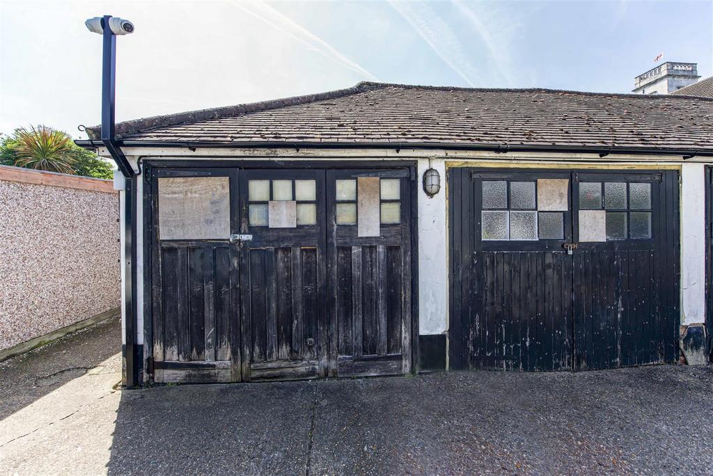 Fulwood Gardens, Twickenham Garage £40,000