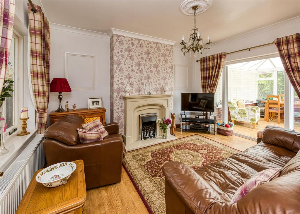 57 Coppice Road, Finchfield, Wolverhampton 4 bed semidetached house