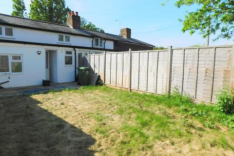 2 bedroom cottage to rent, Long Lane, Stanwell, TW19 7AL