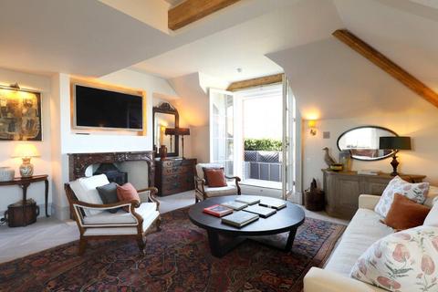 67a Arthur Road, London, SW19 7DN