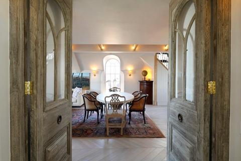 67a Arthur Road, London, SW19 7DN