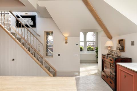 67a Arthur Road, London, SW19 7DN