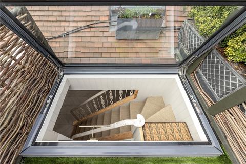 67a Arthur Road, London, SW19 7DN
