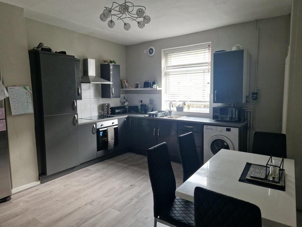 East Parade, Sowerby Bridge 3 bed terraced house for sale £137,500
