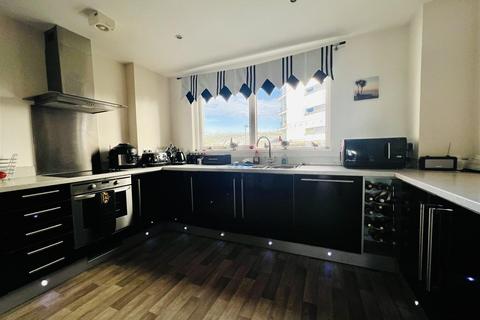 2 bedroom apartment for sale, Meridian Bay, Trawler Road Marina, Swansea
