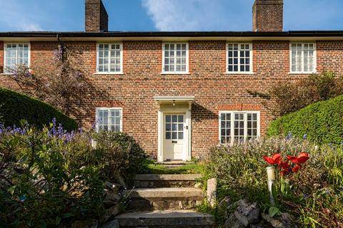 22 Orchards Way, Southampton, SO17 1RD