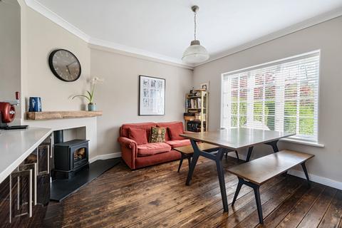 22 Orchards Way, Southampton, SO17 1RD