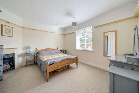 22 Orchards Way, Southampton, SO17 1RD