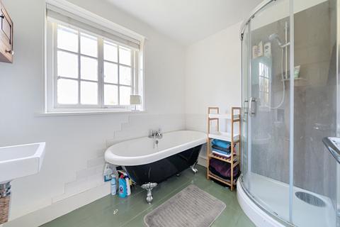 22 Orchards Way, Southampton, SO17 1RD