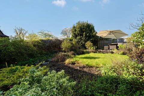 22 Orchards Way, Southampton, SO17 1RD