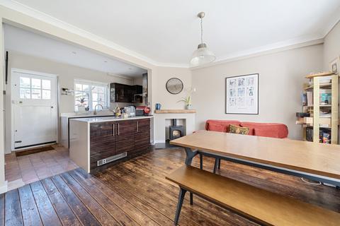 22 Orchards Way, Southampton, SO17 1RD