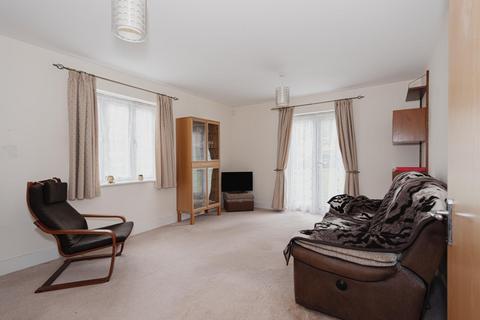 Flat 1, Poplar House, 9 Poplar Close, Epsom, KT17 3LH