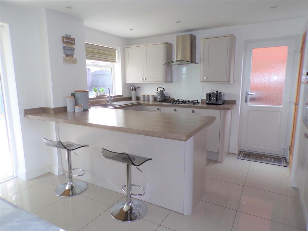 Sheringham drive, Etchinghill, Rugeley 3 bed detached house for sale