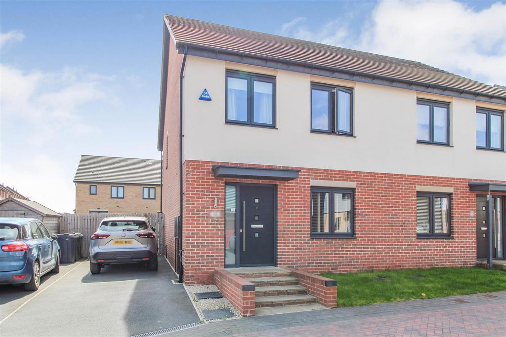 Maple Court, Rotherham 3 bed semidetached house £250,000