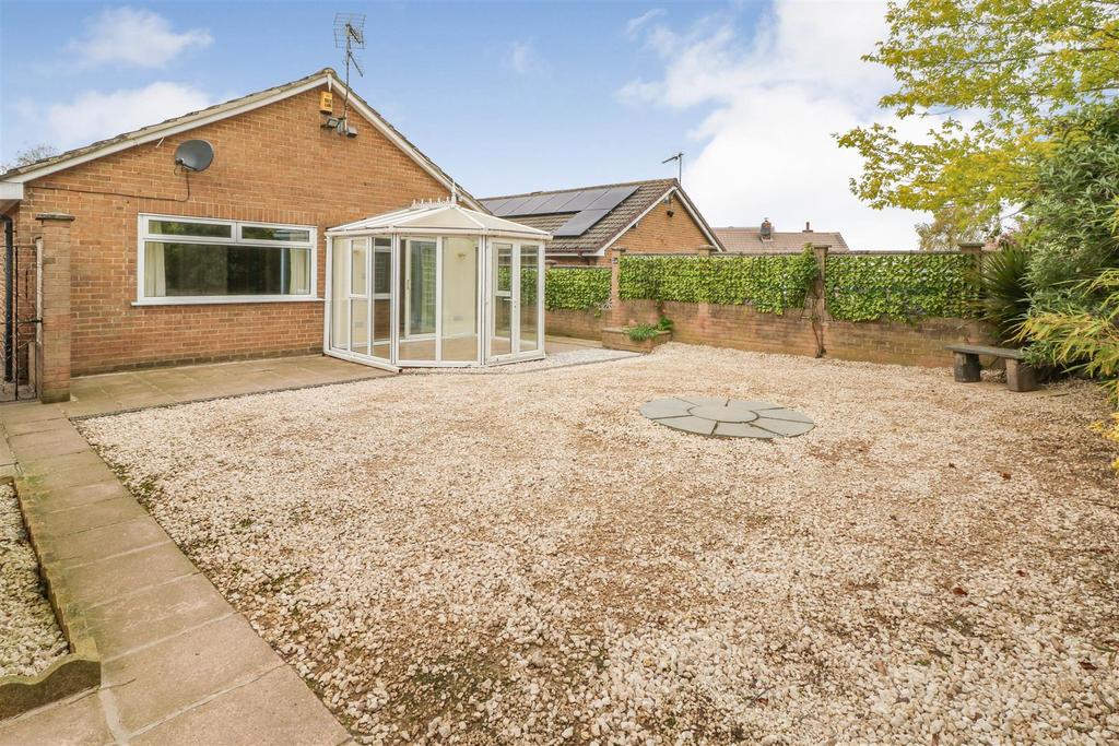Eastfield Crescent, Laughtonenle Morthen 3 bed detached bungalow £