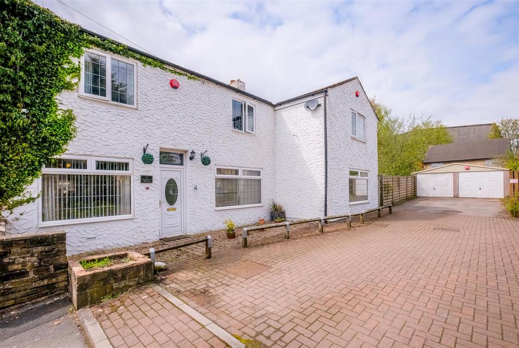 Street, Ovenden, Halifax 4 bed detached house for sale £225,000
