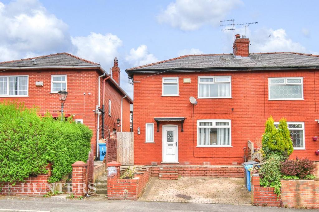 Hollins Road, Hollins, Oldham 3 bed semidetached house for sale £170,000