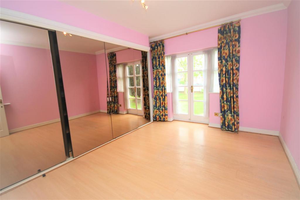 Bedroom 1:
