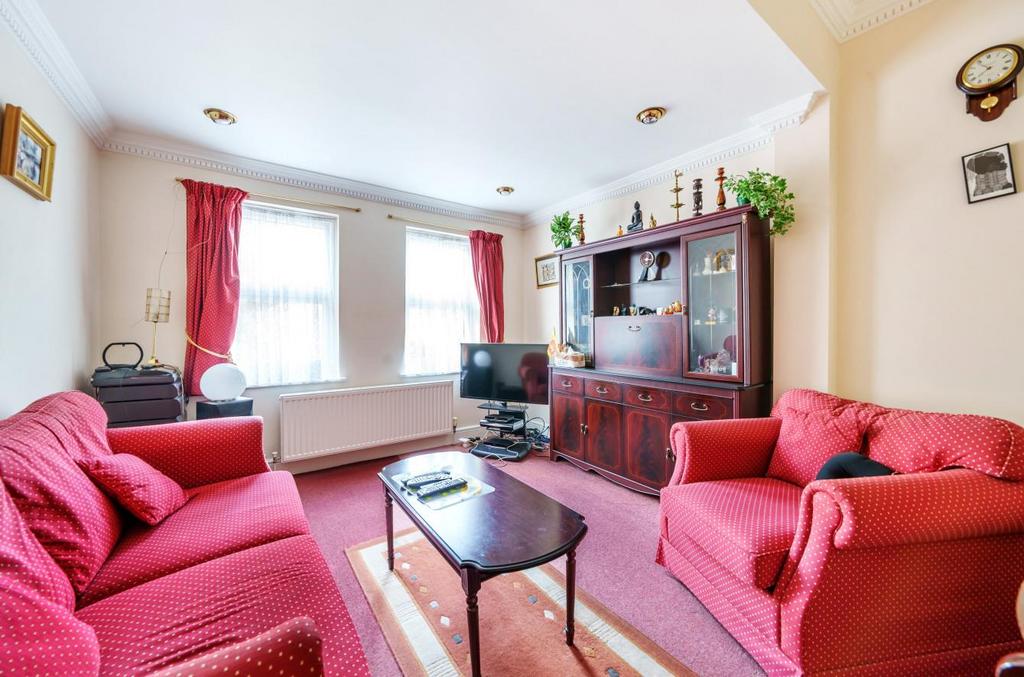 Teignmouth Road, London, NW2 2 bed flat for sale £499,950