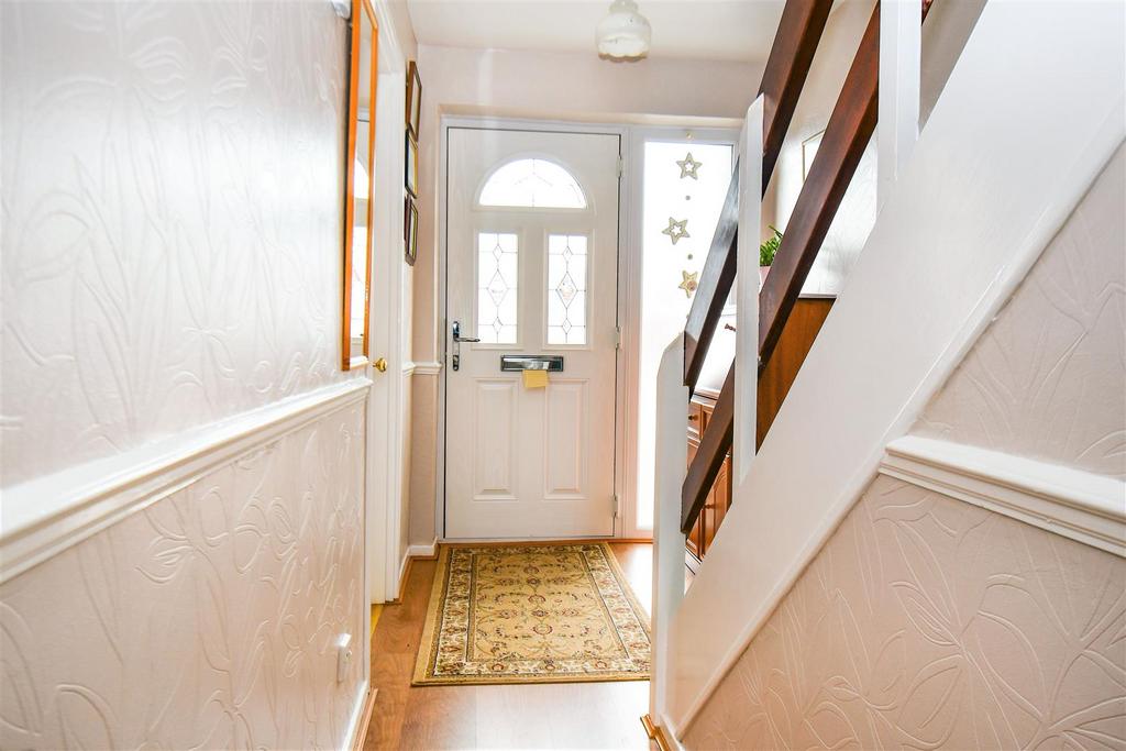 Astral Way, SuttonOnHull, Hull 3 bed semidetached house £165,000