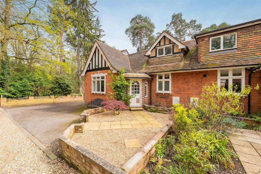 Whitmore Lane, Sunningdale 2 bed mews for sale £510,000
