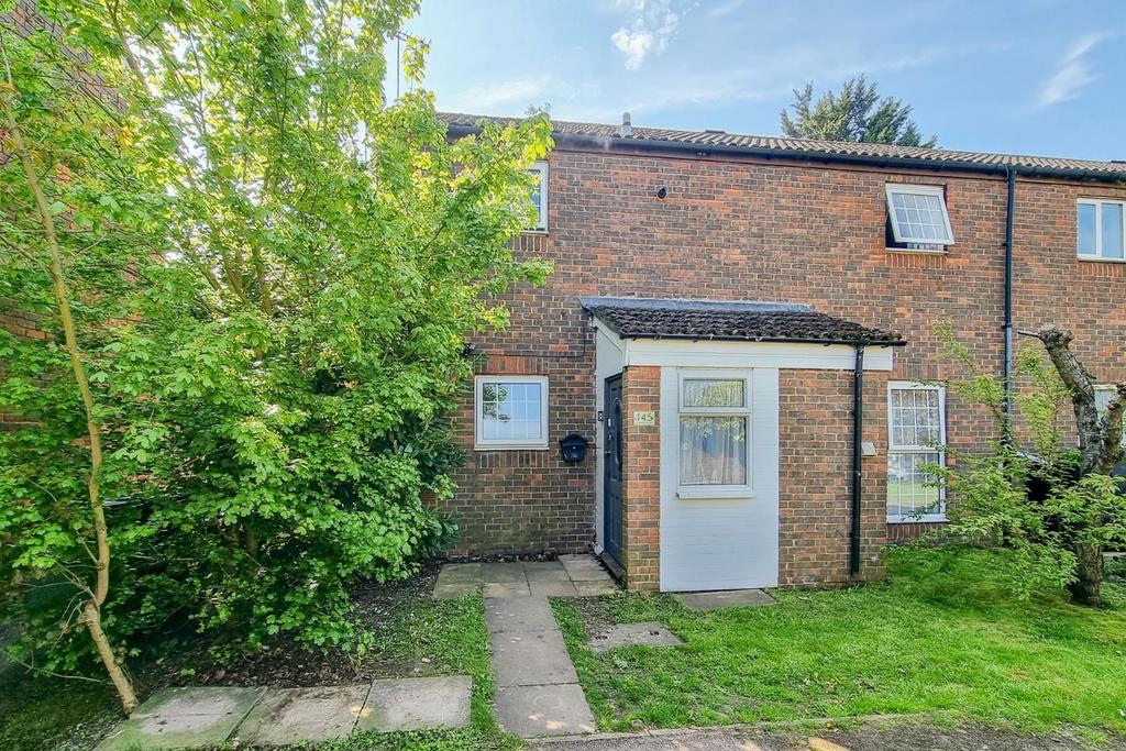 Meadow Way, Leighton Buzzard 3 bed end of terrace house for sale £280,000
