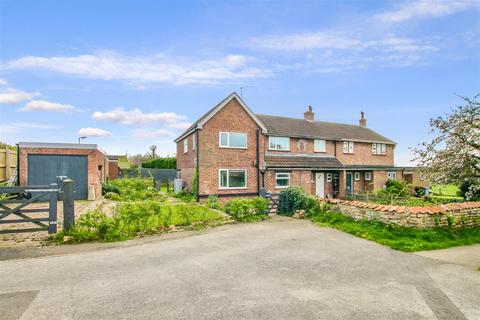 8 Ash Close, Fulbeck, Grantham, NG32 3JY