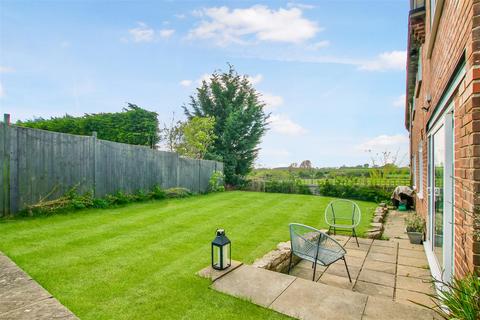 8 Ash Close, Fulbeck, Grantham, NG32 3JY