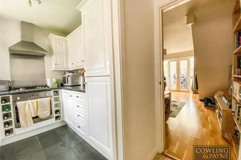 48 Doeshill Drive, Wickford, SS12 9RD