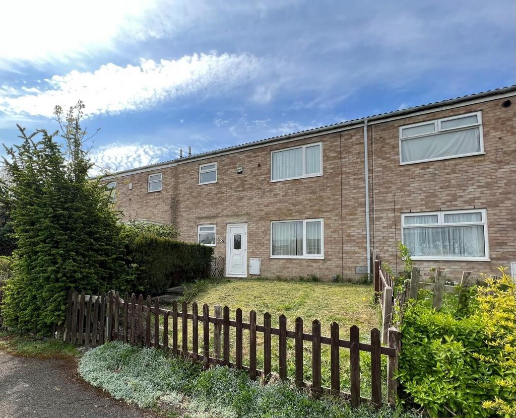 Chadwick Gardens, Ryehill, Northampton NN5 3 bed terraced house £200,000